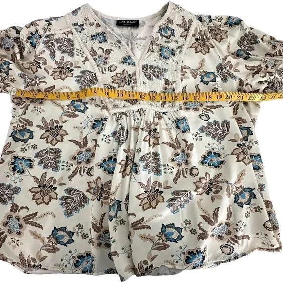 Lane Bryant Plus Size Smocked Floral Top Short-Sleeve Split-Neck Bib Top (14) - Picture 8 of 15